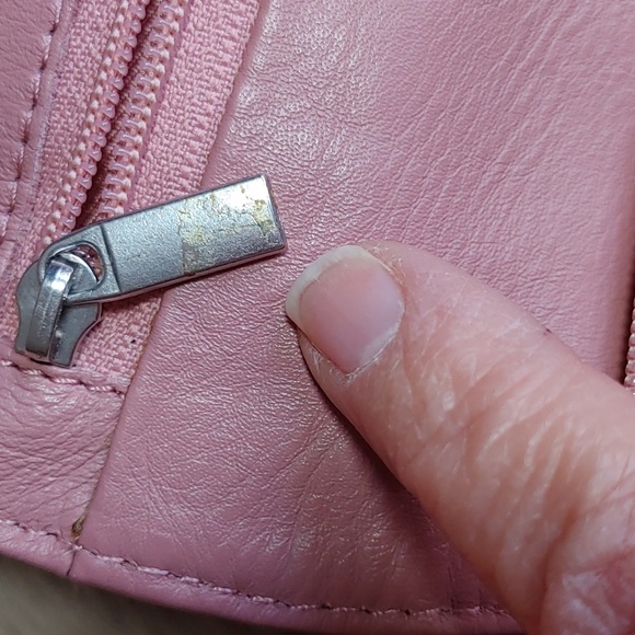 Pelle Rfid Travel compact rose Crossbody Bag - Picture 12 of 16